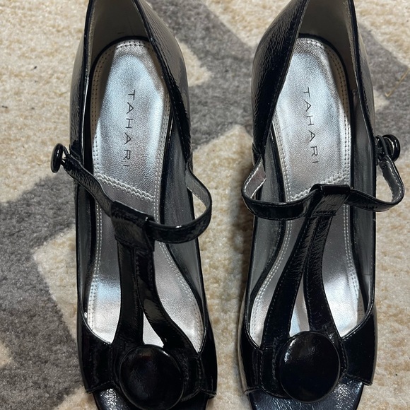 Tahari patent leather chunky heel shoes size 8.5M, good condition - Picture 1 of 4